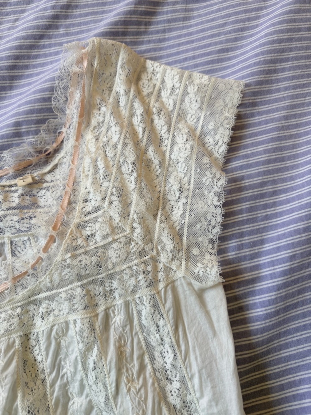 Doen Lace Short Sleeve - White - Picture 6 of 6